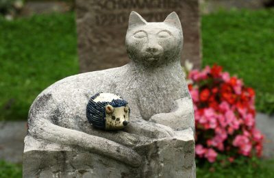 cat-figure-sculpture